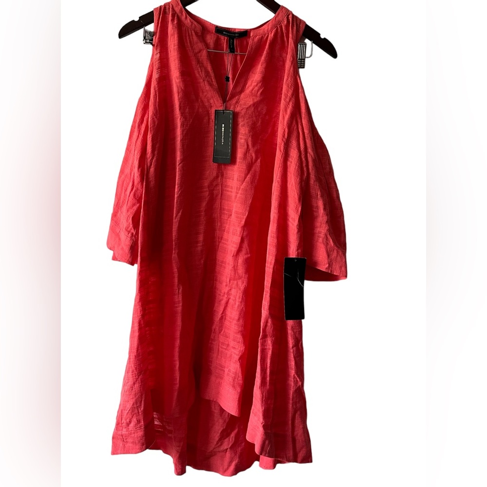 BCBGMAXAZRIA Cold Shoulder Keyhole Neck High Low Hem Coral Color Dress. Size XS